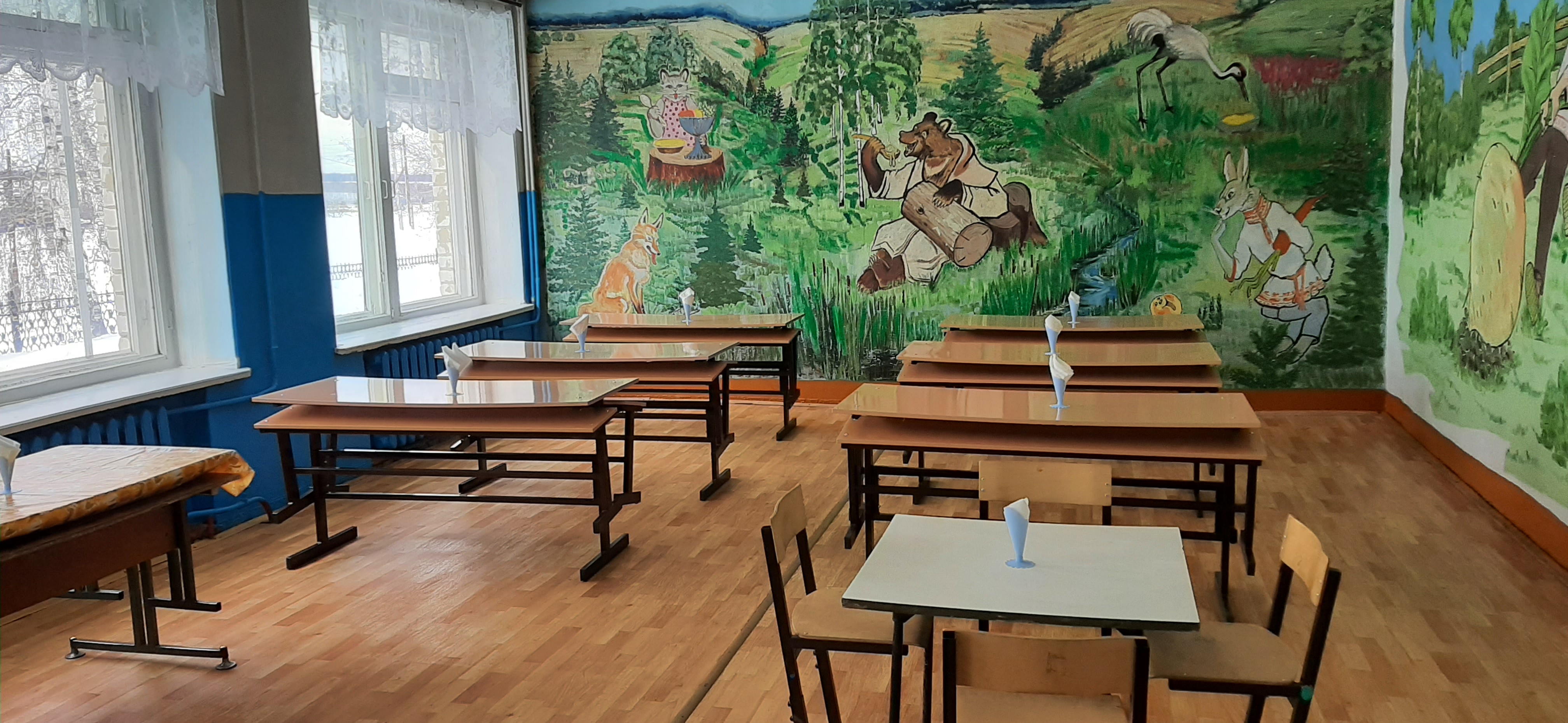 Столовая - особое место в школе, где учащиеся проводят перемены, отдыхают и общаются